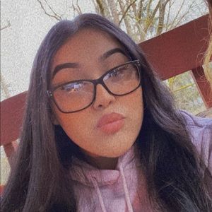 Meet your Posher, Kadey